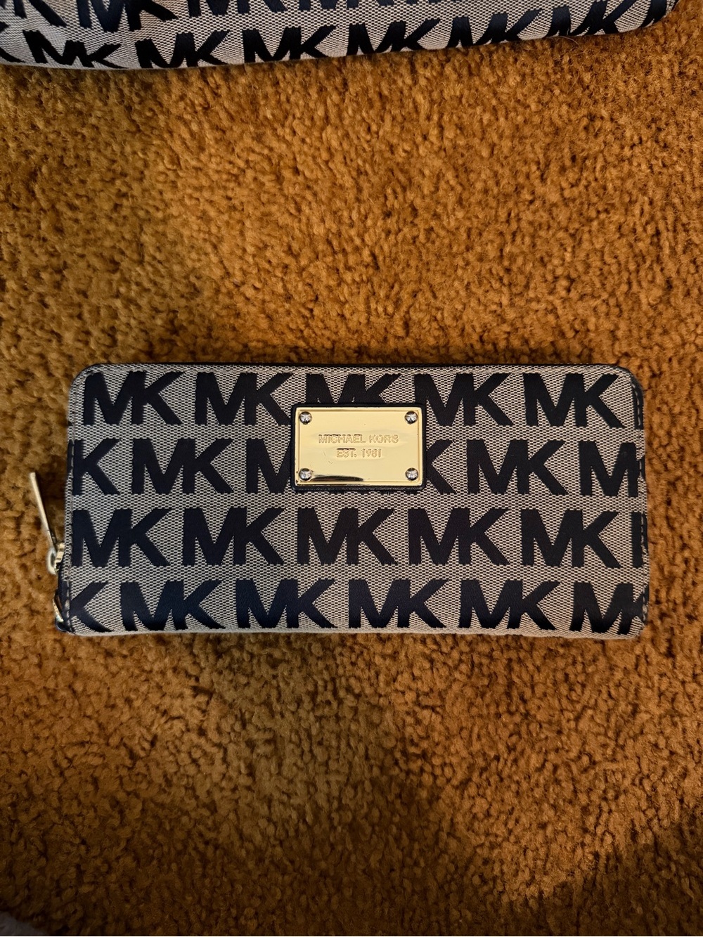 Michael Kors Jet Set - Bag & Wallet - Picture 5 of 7